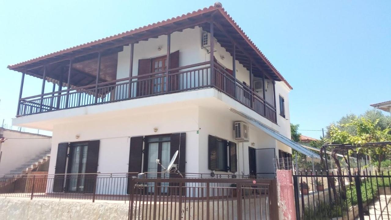 Balcony With View Villa Korifasion ภายนอก รูปภาพ