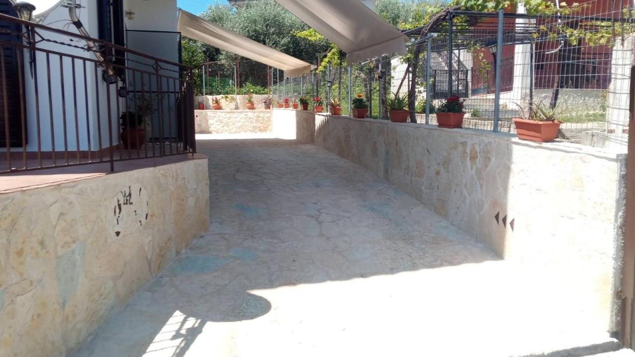 Balcony With View Villa Korifasion ภายนอก รูปภาพ