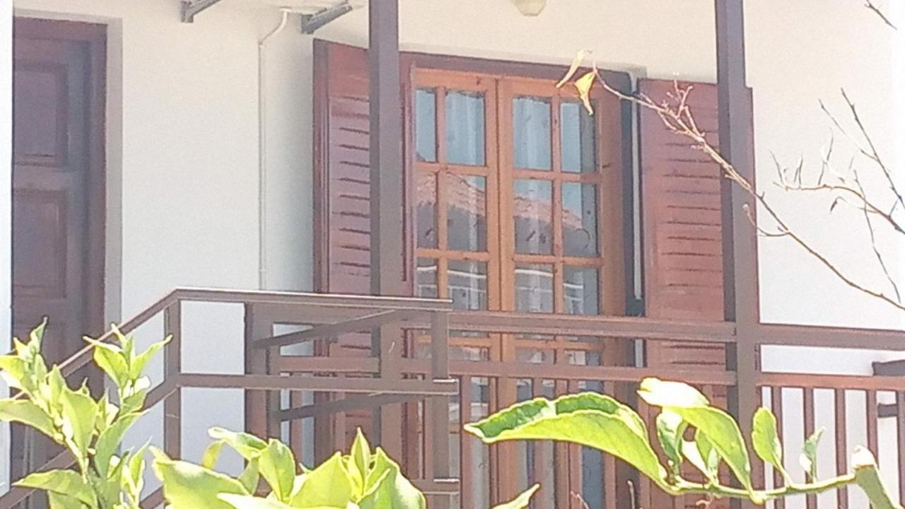 Balcony With View Villa Korifasion ภายนอก รูปภาพ